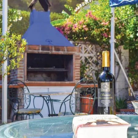 Сasa de vacaciones Awesome In With Private Swimming Pool, Outdoor Swimming Pool And Swimming Pool